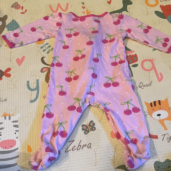 4 6 Month Zipper Sleepers - Picture 5 of 9